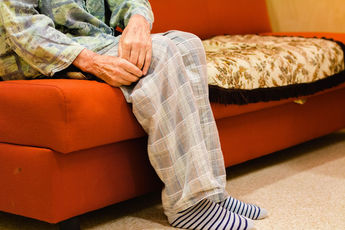 Dementse lähedase hooldajat ohustab läbipõlemine